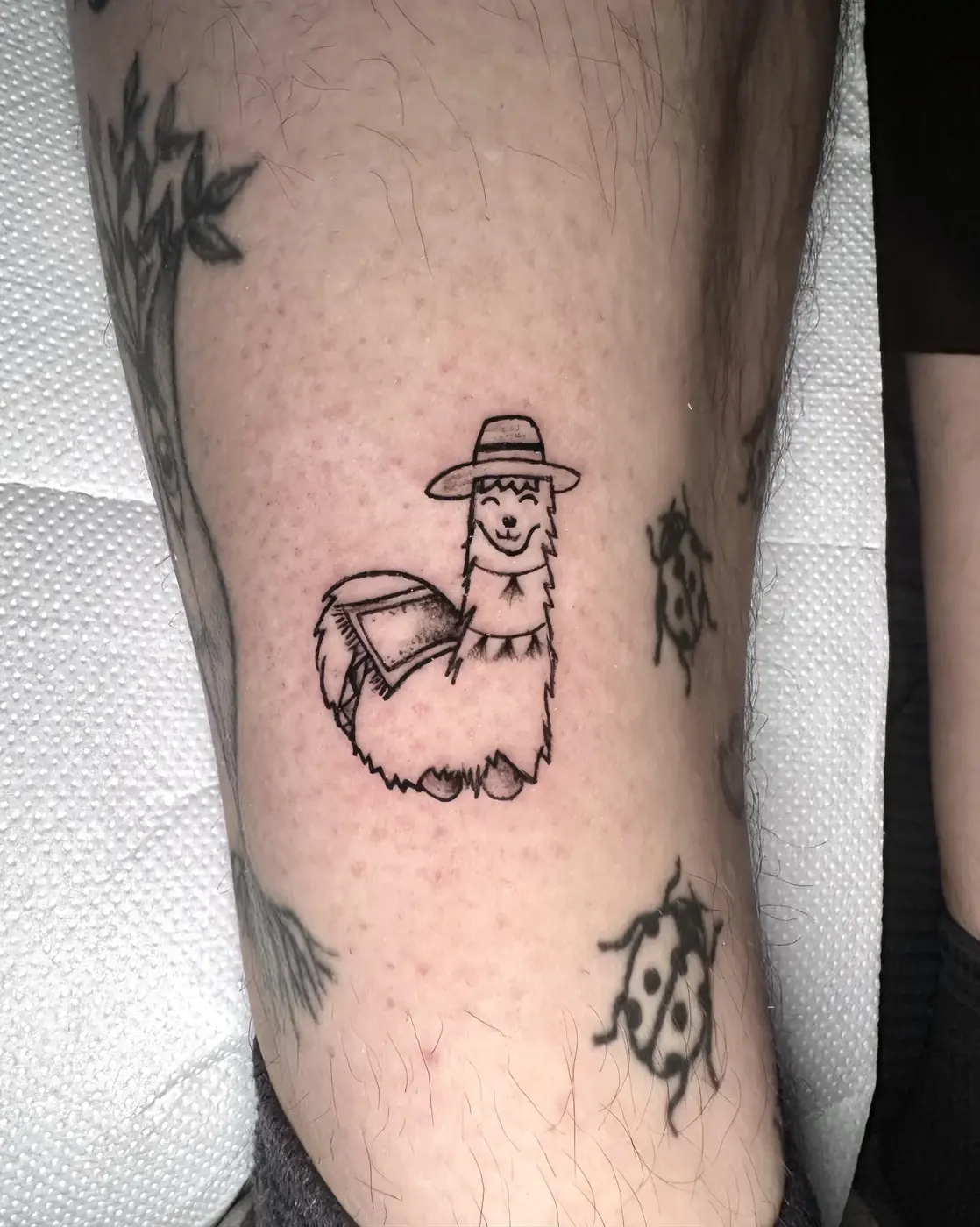 FINE LINE & GEOMETRÍA - Etéreo Tattoo